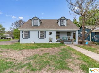 607 W North Ave, Lampasas, TX 76550