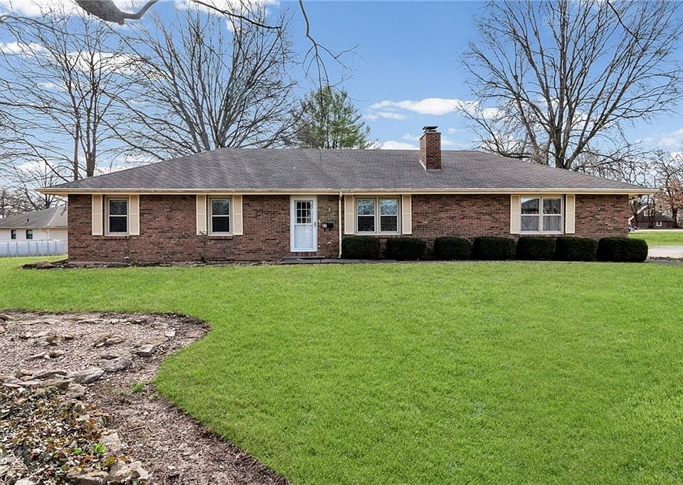 1st image of 27 Circle Dr