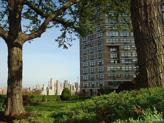 3rd image of 7004 Boulevard East APT 12B