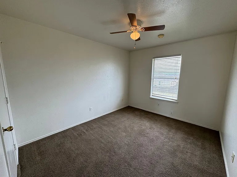 1109 Horizon Dr — Photo 14