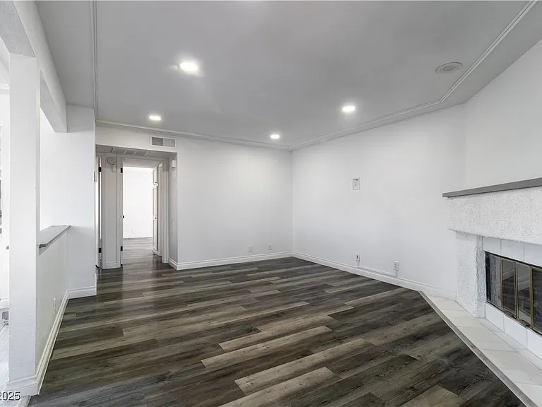 2200 Venus St #C — Photo 4