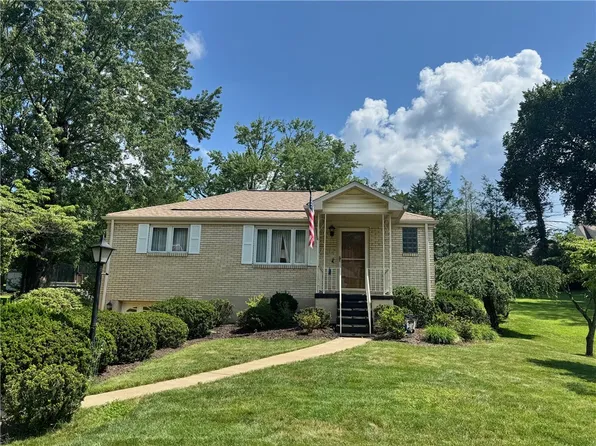 527 Glenrock Dr, Bethel Park, PA 15102