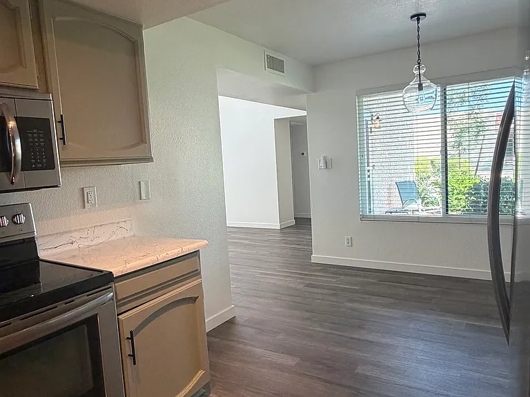 3413 N Sunridge Ln — Photo 17