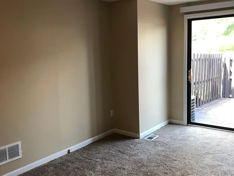 461 Dartmouth Cir — Photo 7