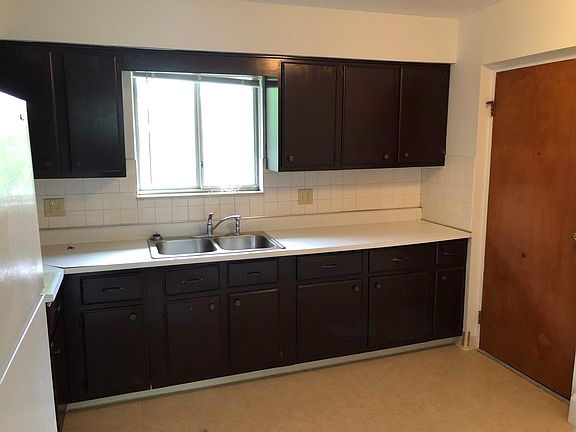 2nd image of 2014 Germaine St APT 5