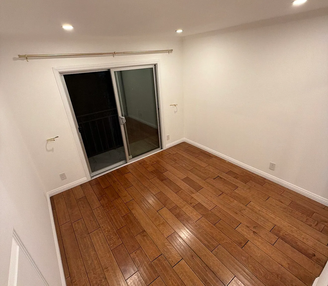 2 bed, 900 sqft, $3,500 — Photo 4