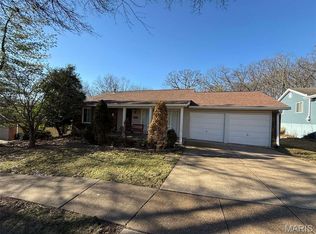747 La Feil Dr, Ballwin, MO 63021