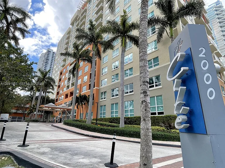 2000 N Bayshore Dr #525 — Photo 42