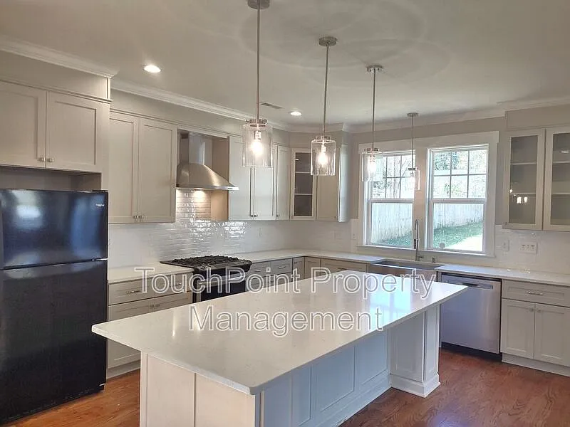 Building Photo - 1716 Berryhill Rd