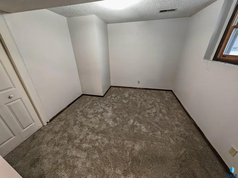 4504 S Cliff Ave — Photo 12
