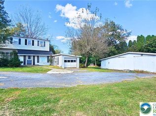 2067 Leithsville Rd, Hellertown, PA 18055