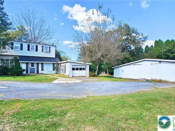 2067 Leithsville Rd, Hellertown, PA 18055