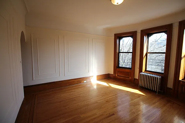 Rented by Slope Realty Co | media 3