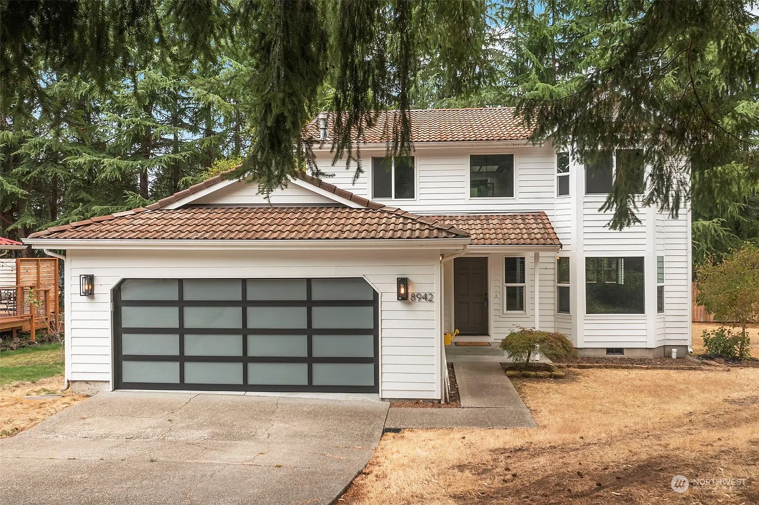 8942 49th Court NE photo 1