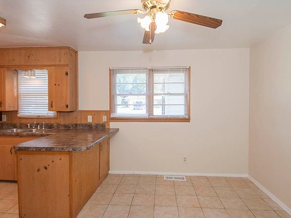 3rd image of 4215 Emil Ave