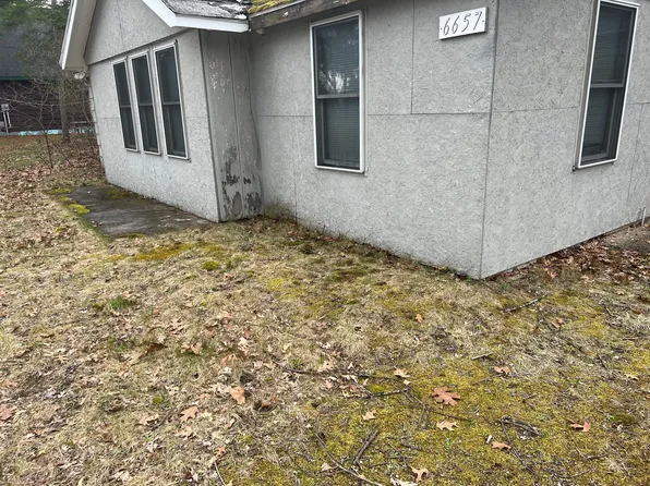6657 Crystal Beach Rd NW, Rapid City, MI 49676