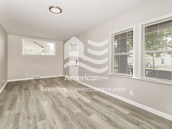 1426654_005_living_room_12848524.jpg