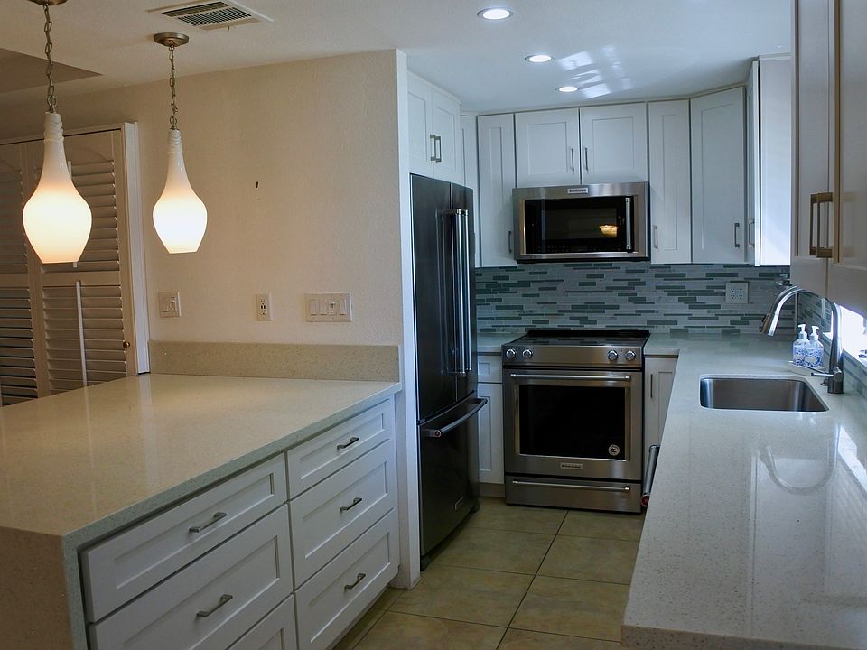 1st image of 646 S Calle Petunia