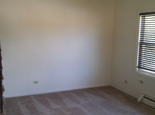 501 Ryan Ln APT 2W, West Dundee, IL 60118