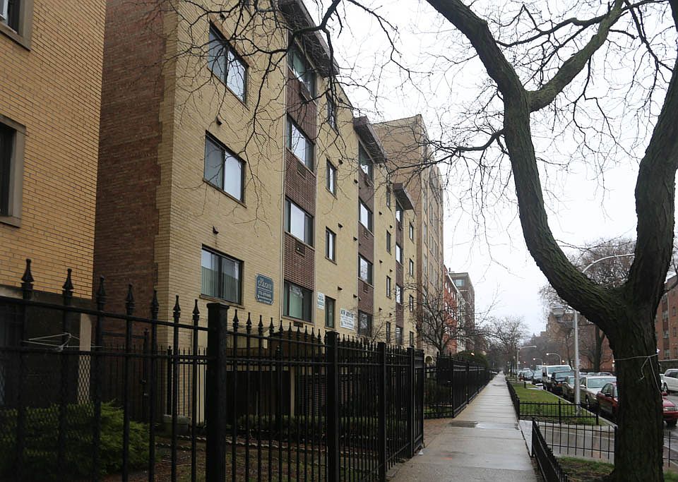 1st image of 6001 N Kenmore Ave APT 310