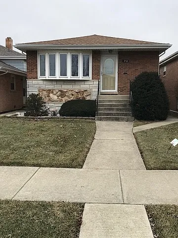 7511 Lorel Ave photo 1