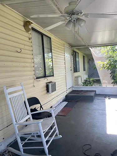 475 7th Pl Photo 1