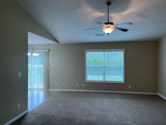 4th image of 3701 Bronson Ln