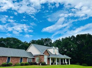 1042 Northwood Dr, Summit, MS 39666