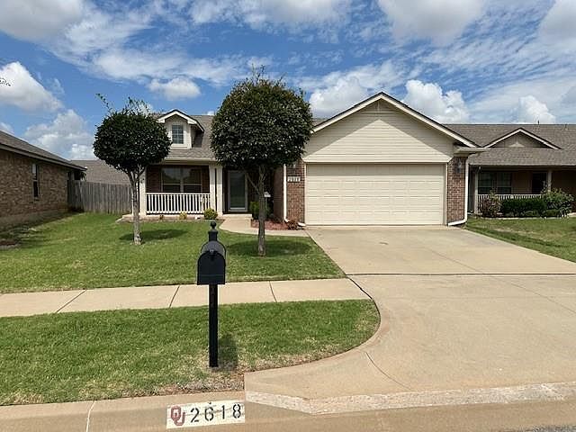1st image of 2618 Trailwood Dr