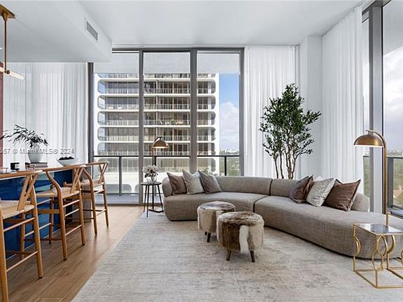 4th image of 2655 S Bayshore Dr #10