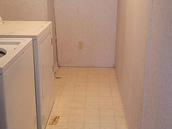 3rd image of 221 Arbor Ave