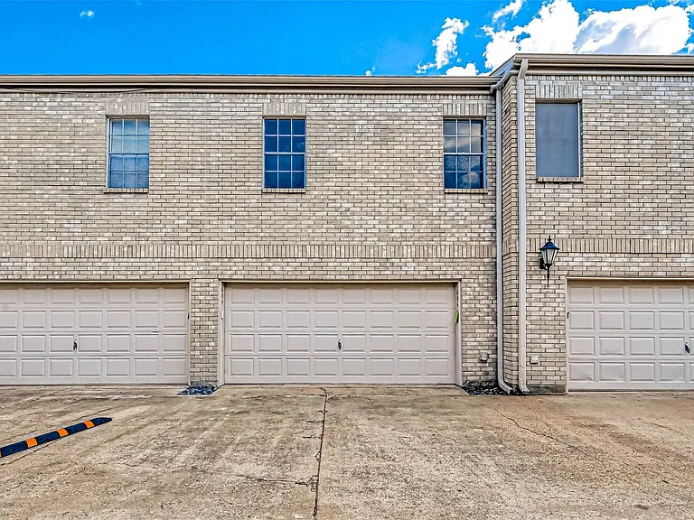 3780 Tanglewilde St #604 — Photo 40