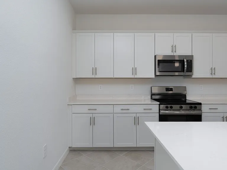 11470 Burgundy Dr — Photo 25