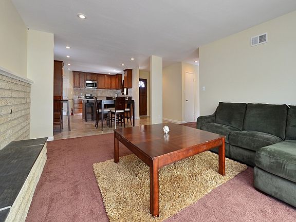 3rd image of 517 James St