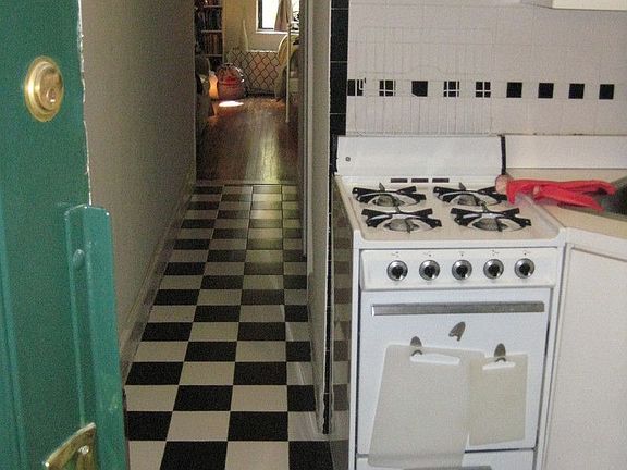 3rd image of 302 W 105th St #2R