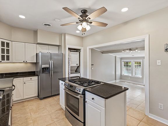 4th image of 2149 Rolling Valley Dr
