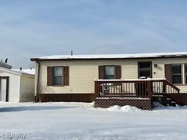 9435 Hunters Rill, Fenton, MI 48430