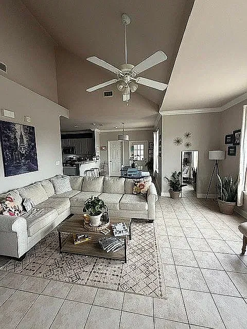3 bed, $2,250 — Photo 2
