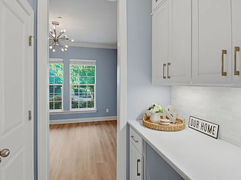 623 Streamside Ln — Photo 18