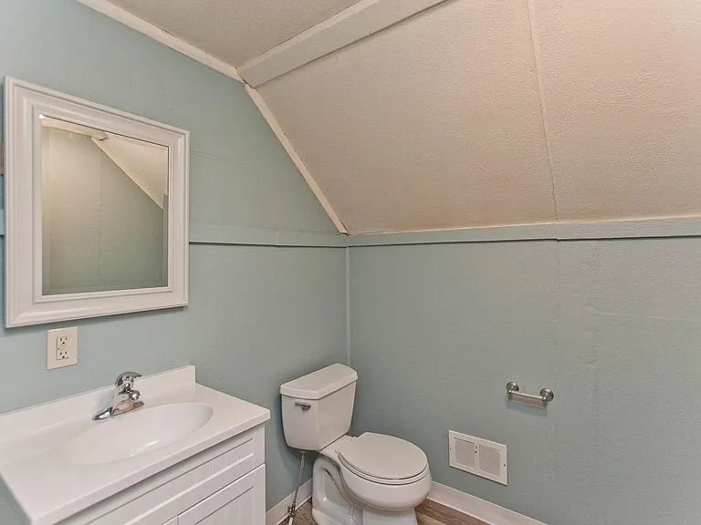 New 1/2 Bath Upstairs