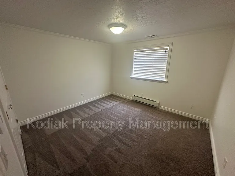 1802 S 200 W — Photo 14