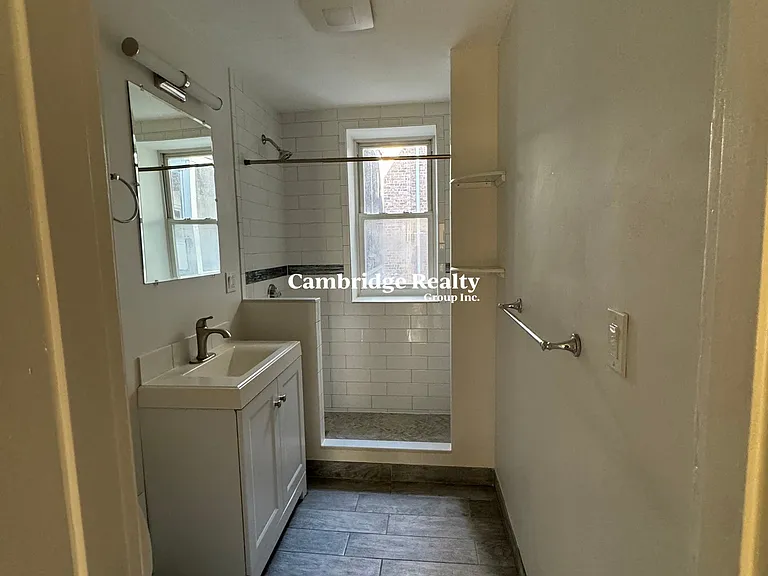 8 Farrington Ave #4T — Photo 17