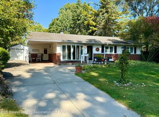 4120 Arlene Dr, Lansing, MI 48917