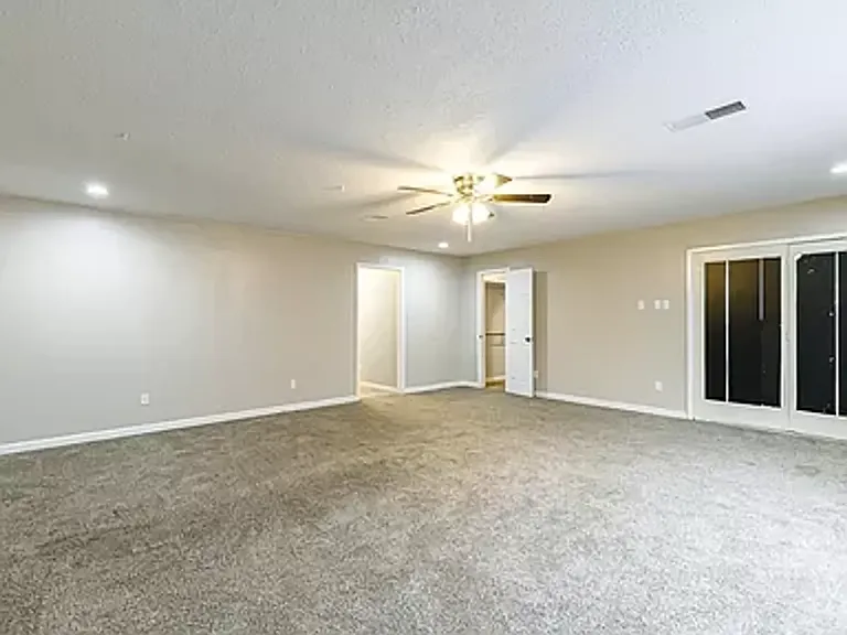 4634 Fordham St — Photo 30