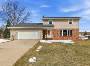 1894 Susan Ave, Neenah, WI 54956