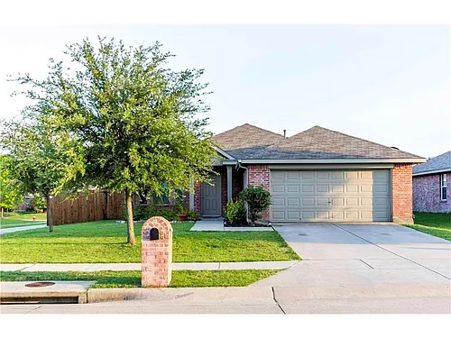 365 Basswood Ln Photo 1