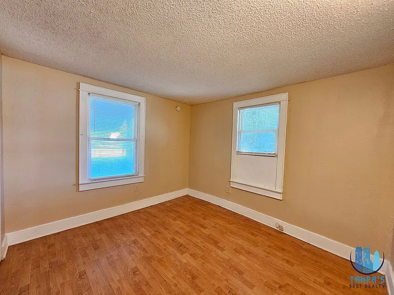 2441 E Magnolia St — Photo 10