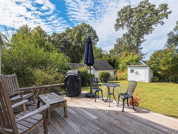 5th image of 1104 Normandy Dr