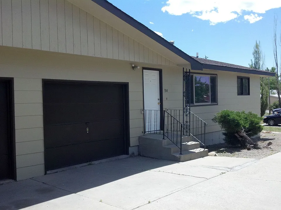 332-334 Covert Ln