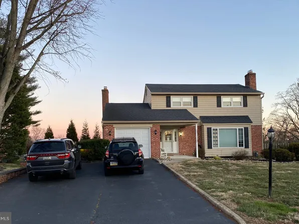 245 Hemlock Ln, Springfield, PA 19064